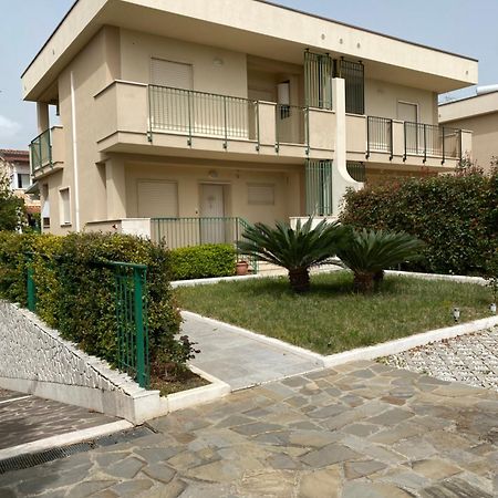 Appartamento In Villa A بوليكورو المظهر الخارجي الصورة